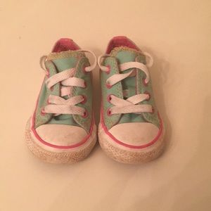 Toddler girl converse